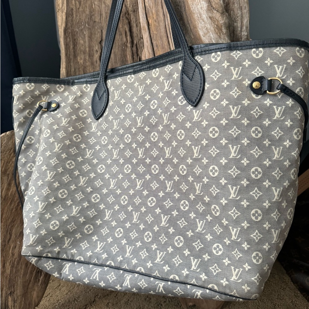 Louis Vuitton Monogram MM pre-loved